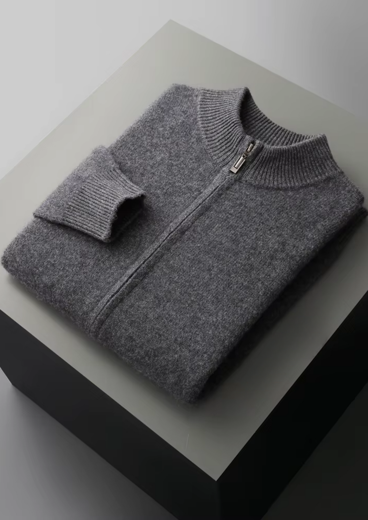 Pure Extra-Fine Merino Wool Dark Grey Luzzo Set by SATRI & CO. – product view 2