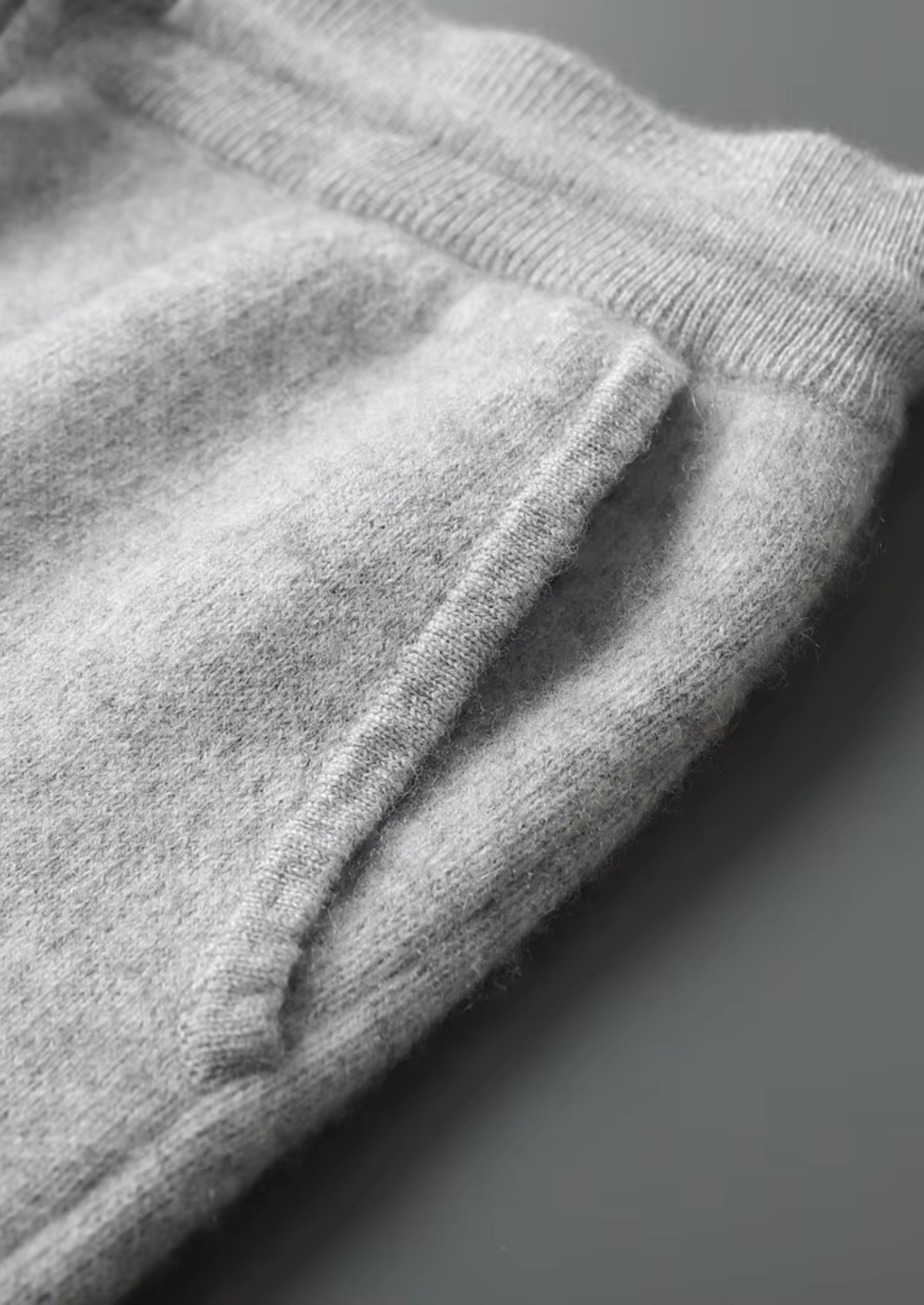 Premium Cashmere Leisure Joggers by SATRI & CO. – product view 5