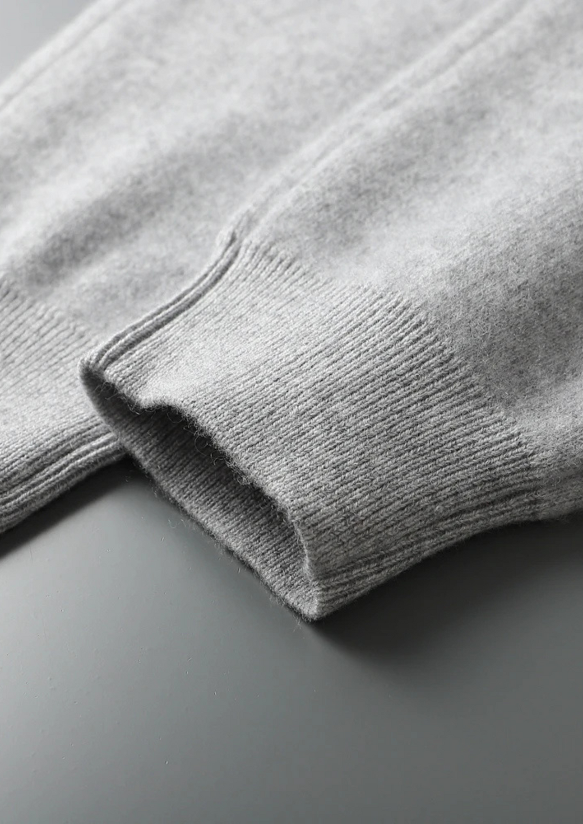 Premium Cashmere Light Grey Alain Leisure Set by SATRI & CO. – product view 9