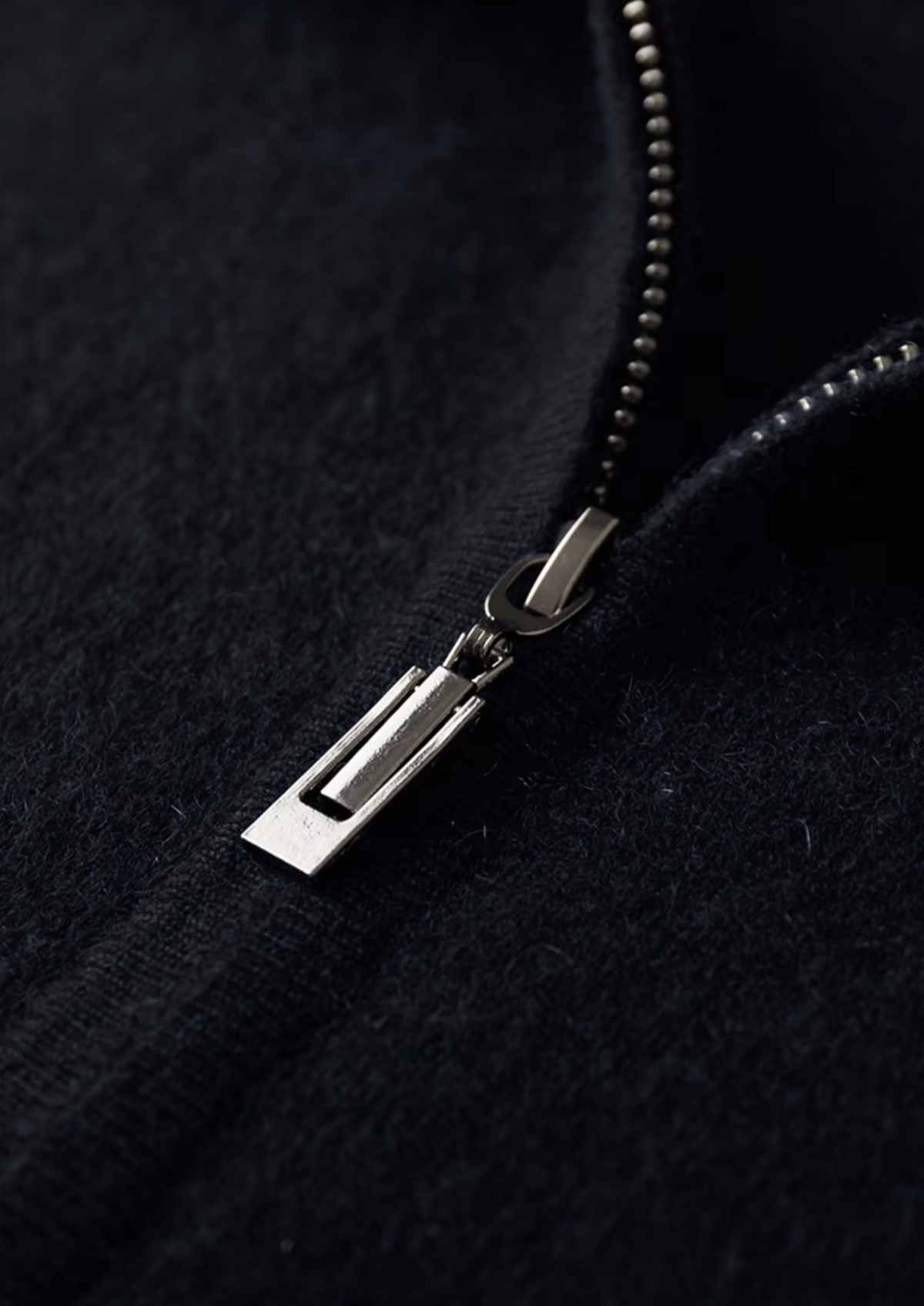 Pure Extra-Fine Merino Wool Black Damien Set by SATRI & CO. – product view 5