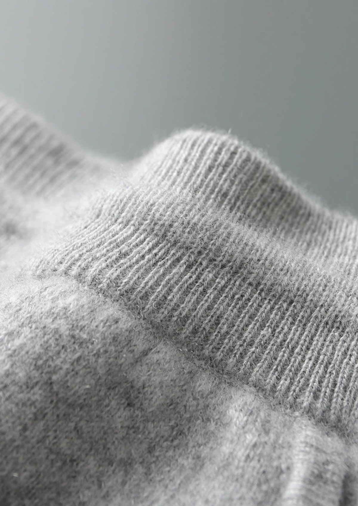 Premium Cashmere Light Grey Alain Leisure Set by SATRI & CO. – product view 7