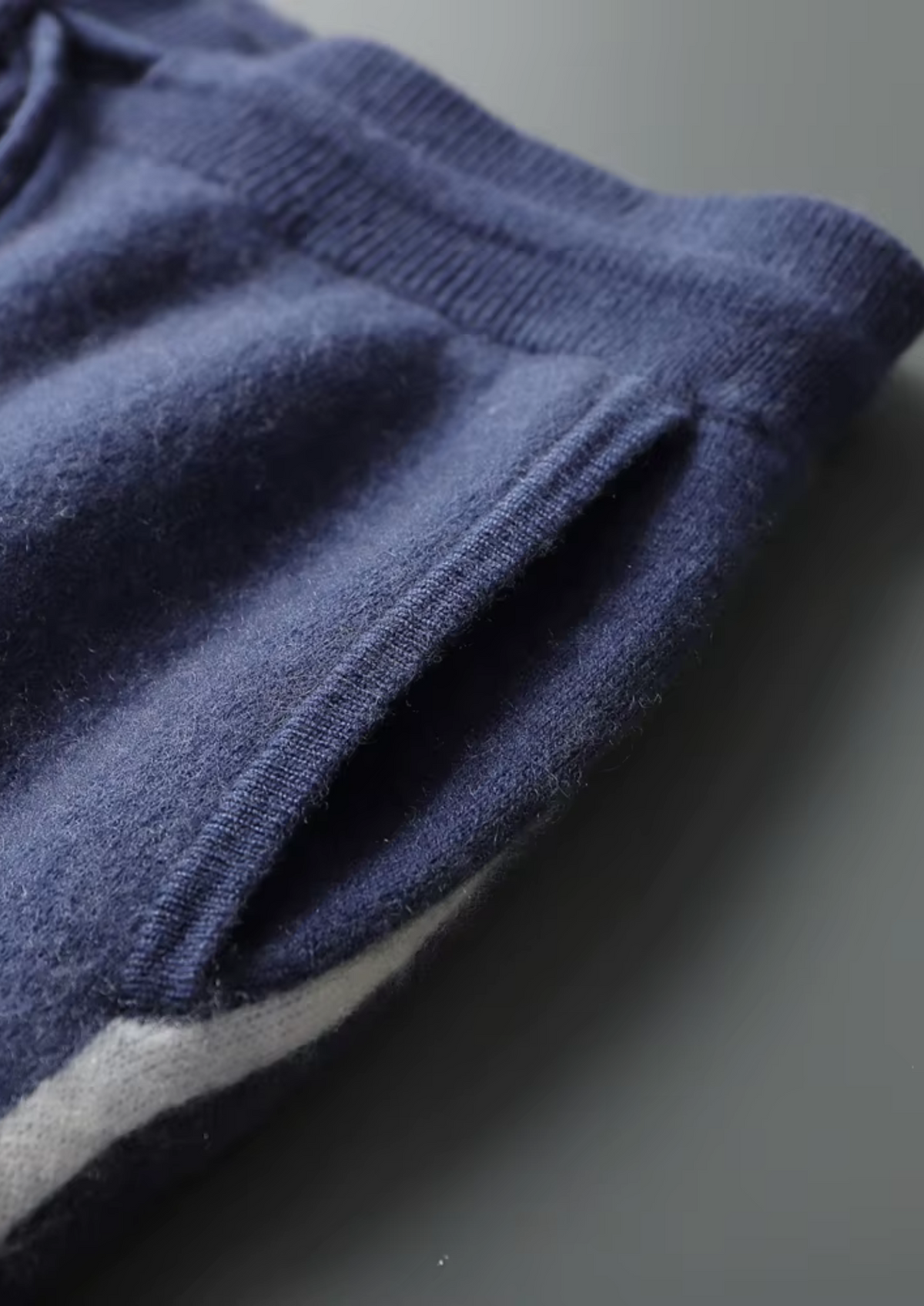 Premium Cashmere Navy Blue Milano Leisure Set by SATRI & CO. – product view 7