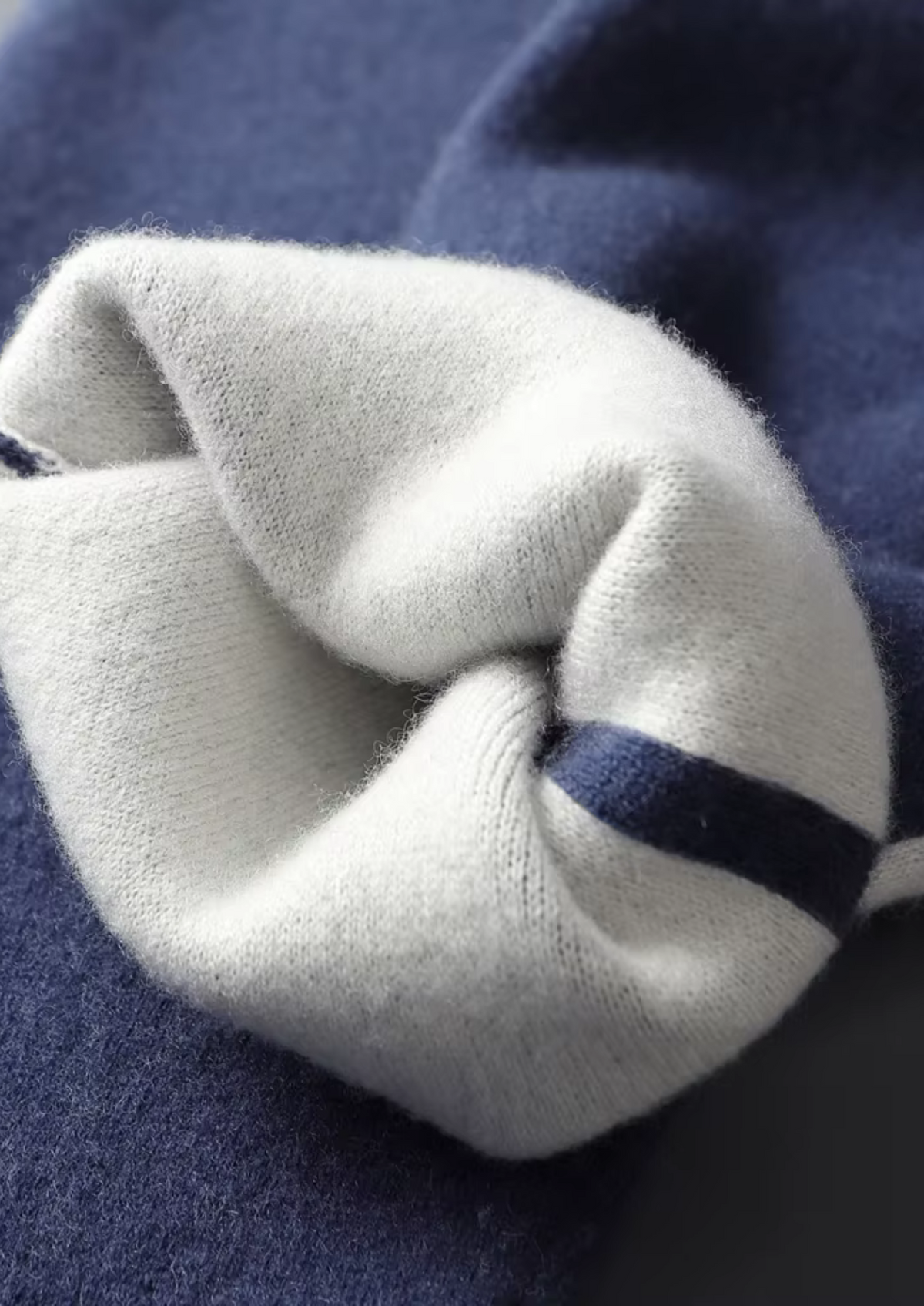 Premium Cashmere Navy Blue Milano Leisure Set by SATRI & CO. – product view 9
