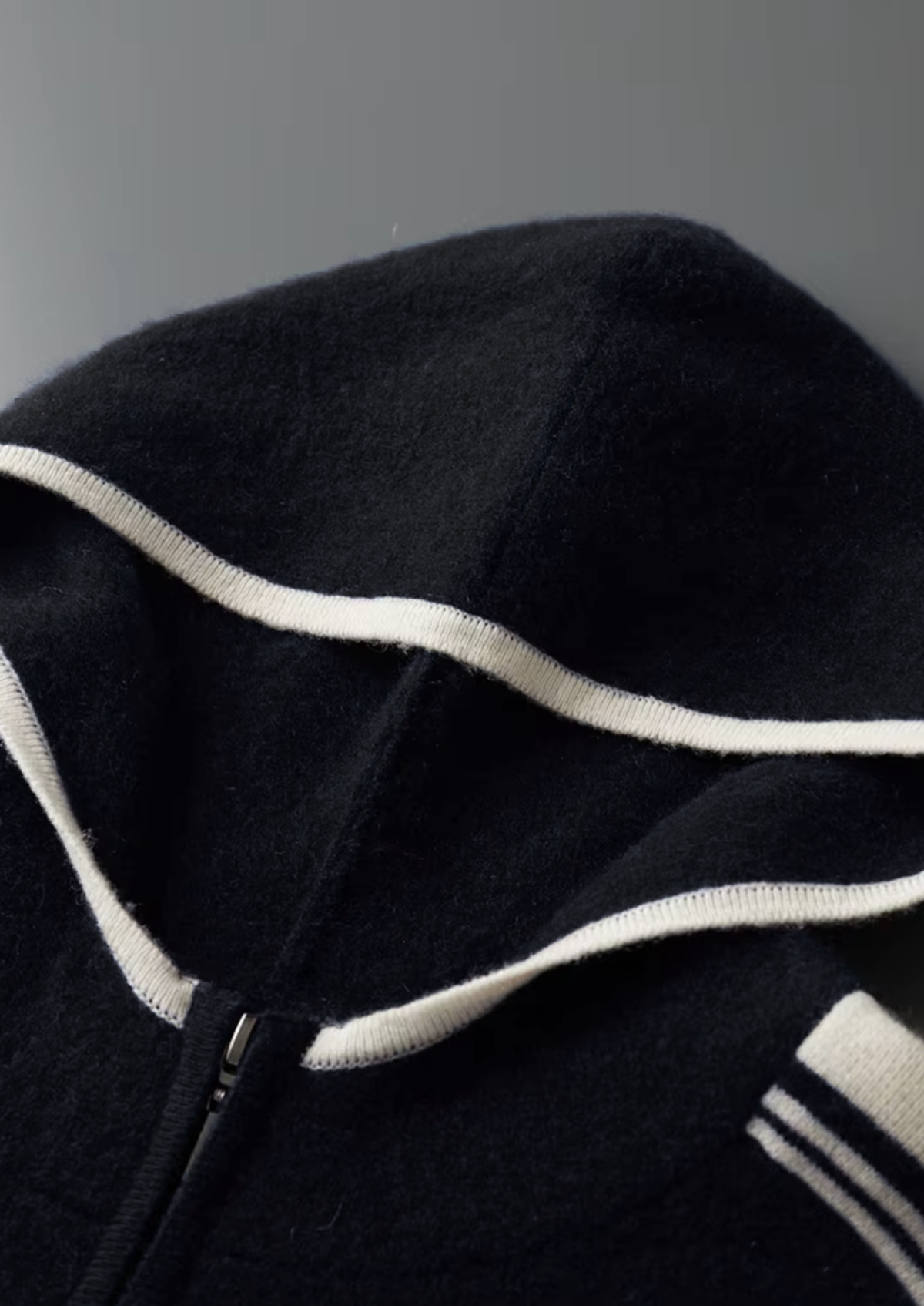Pure Extra-Fine Merino Wool Black Damien Set by SATRI & CO. – product view 6