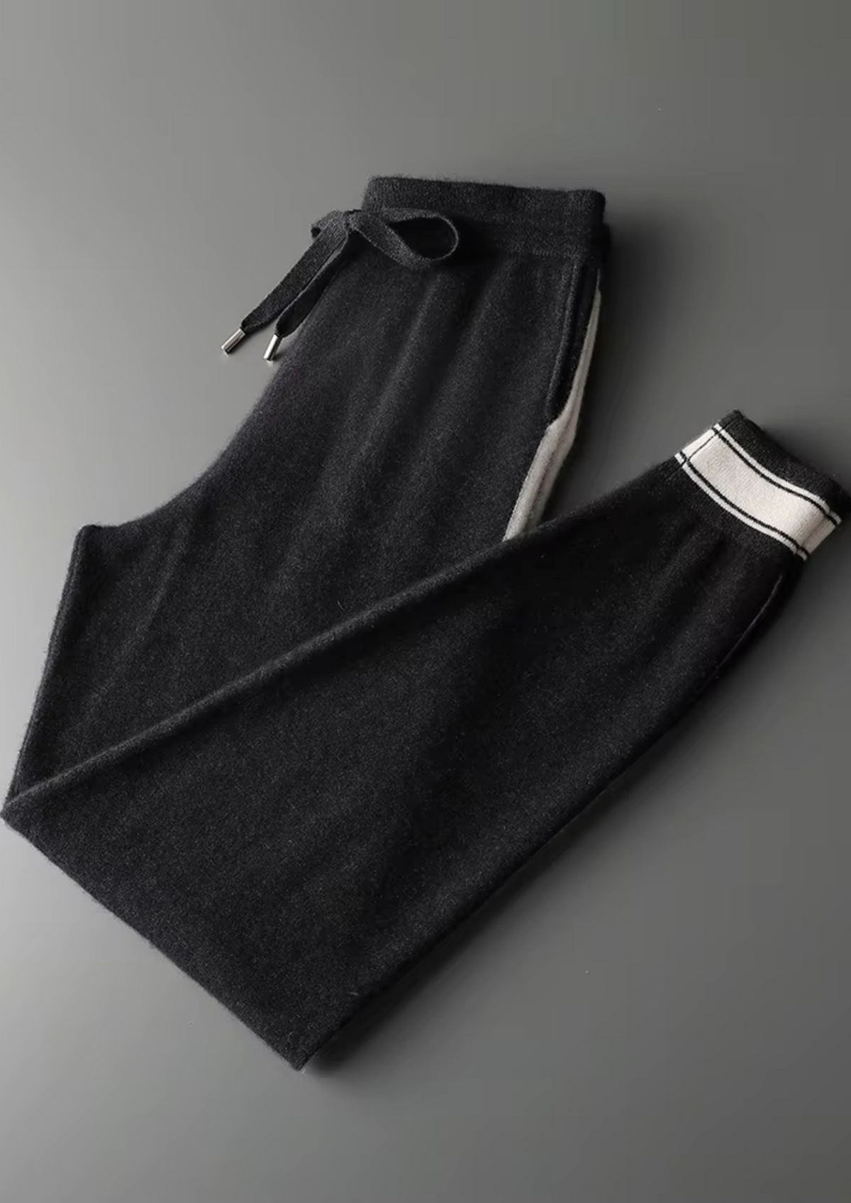 Premium Cashmere Black Vienna Leisure Set by SATRI & CO. – product view 3