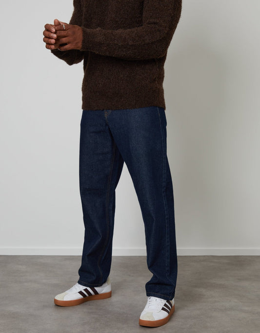 Straight Leg Jeans in Rinse Wash