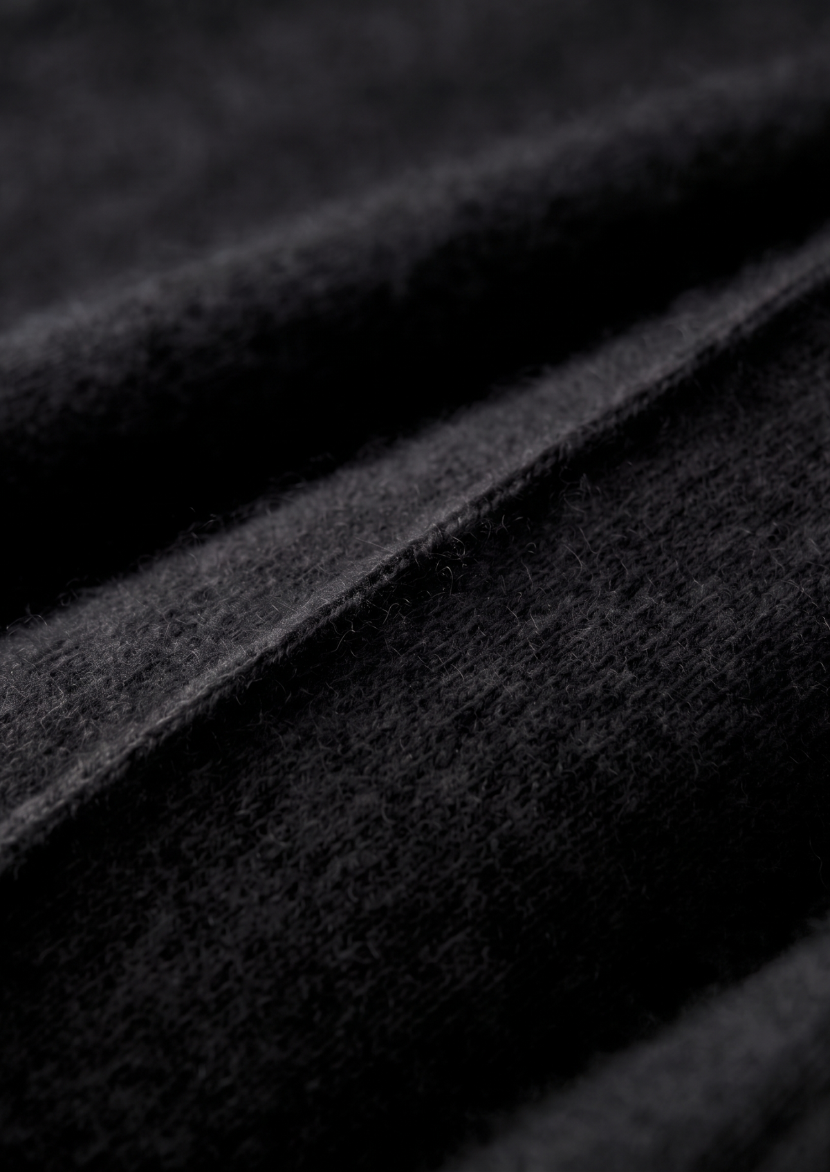 Pure Extra-Fine Merino Wool Black Luzzo Set by SATRI & CO. – product view 5