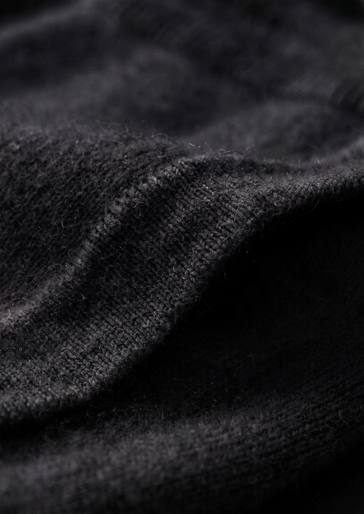 Pure Extra-Fine Merino Wool Black Luzzo Set by SATRI & CO. – product view 7